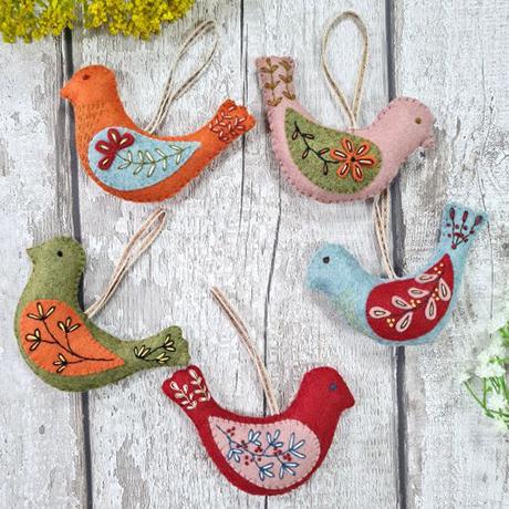 Wool Mix Felt Craft Kit-Folk Birds 8044A