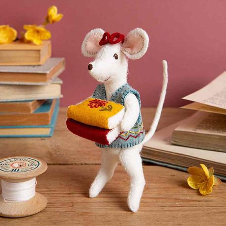 Wool Mix Felt Craft Kit-Little Mouse, The Librarian 8044C