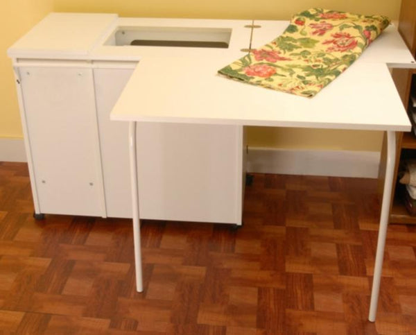 Quilt Leaf Norma Jean White Arrow